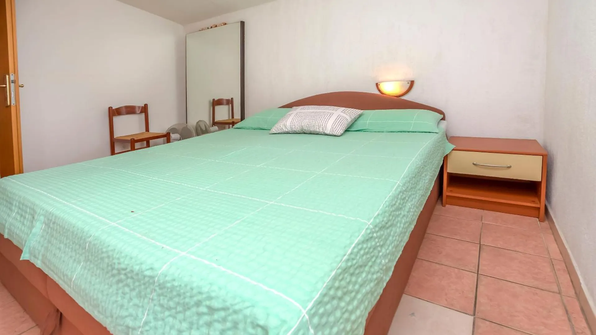 Apartments Marinero 0*, Drage